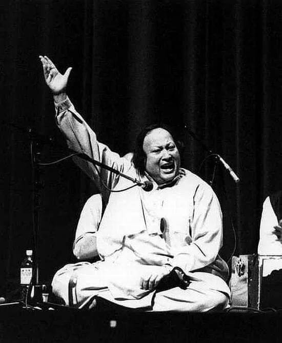 Nusrat Fateh Ali Khan performing live